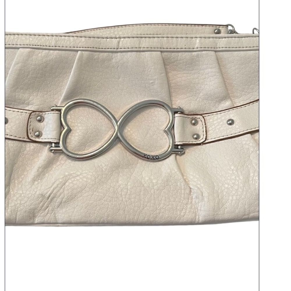 XOXO Y2K white faux leather wristlet clutch with silver heart EUC